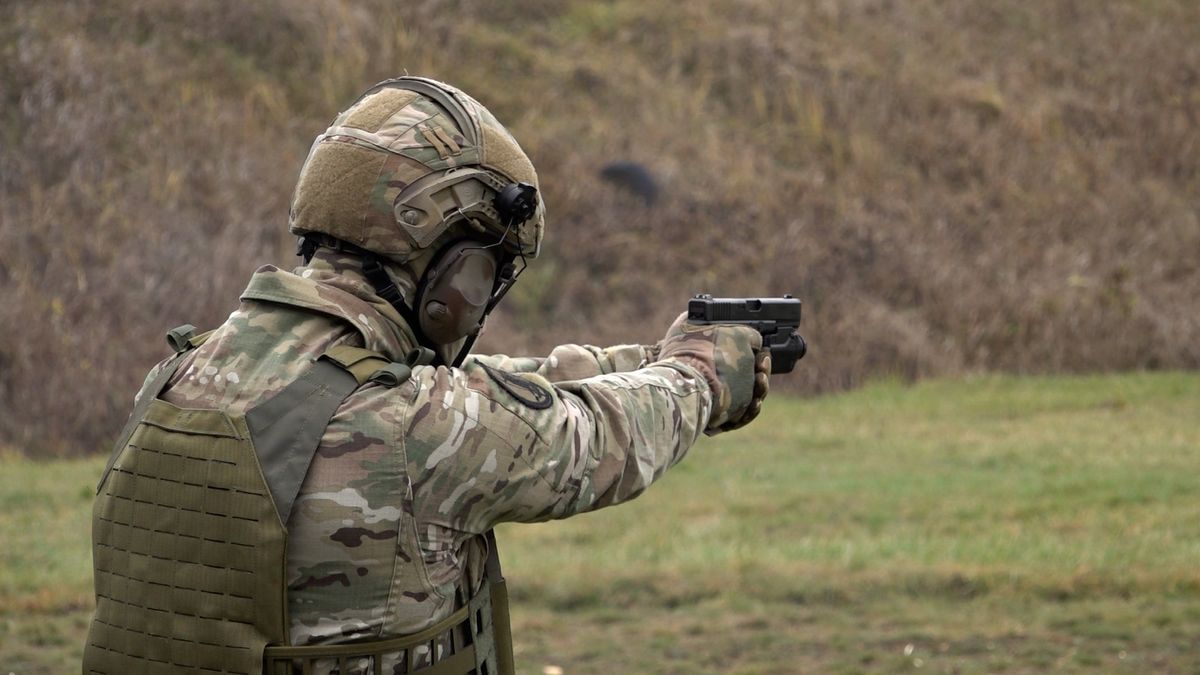 Ukrajinští vojáci už cvičí na Libavé